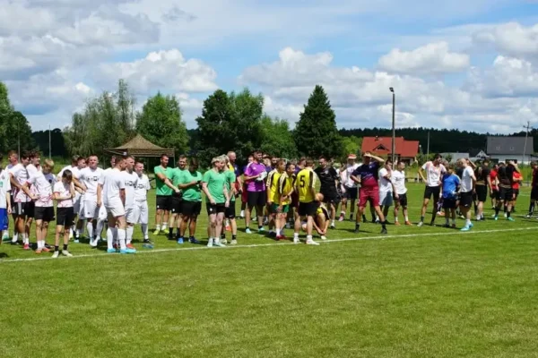 Sportowe emocje i integracja mieszkańców podczas festynu w Kopanicy