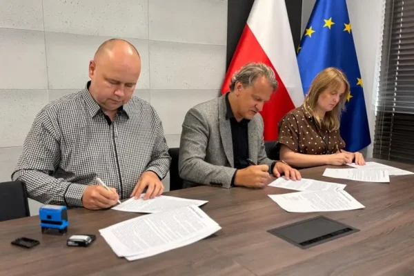 Światłowód i sieć LAN w sali gimnastycznej w Chobienicach – umowa podpisana