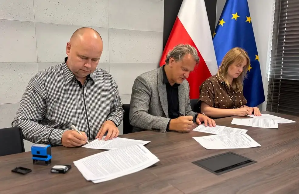 Światłowód i sieć LAN w sali gimnastycznej w Chobienicach – umowa podpisana