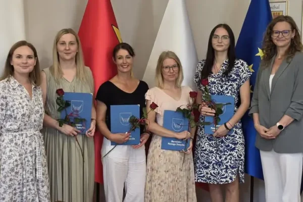 Nauczyciele z Nowego Tomyśla otrzymali akty nadania stopnia nauczyciela mianowanego