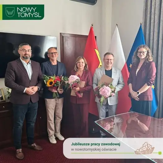 Jubileusze pracy dyrektorów nowotomyskich szkół i przedszkola – nagrody od burmistrza