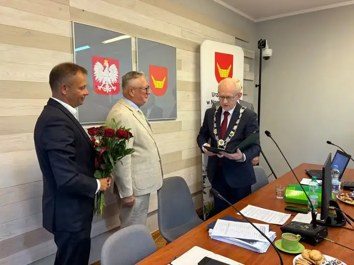 XXXIII Sesja Rady Miejskiej w Nowym Tomyślu: podziękowania i ważne uchwały