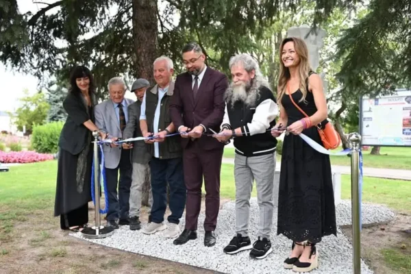 Odsłonięcie odnowionej rzeźby „Tancerka” w Nowym Tomyślu