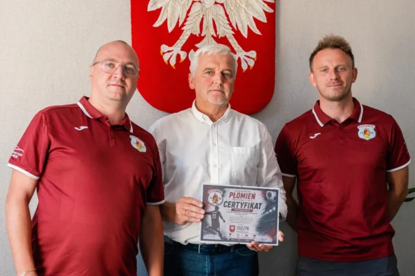 Gmina Zbąszyń uhonorowana certyfikatem sponsora przez klub Płomień Przyprostynia