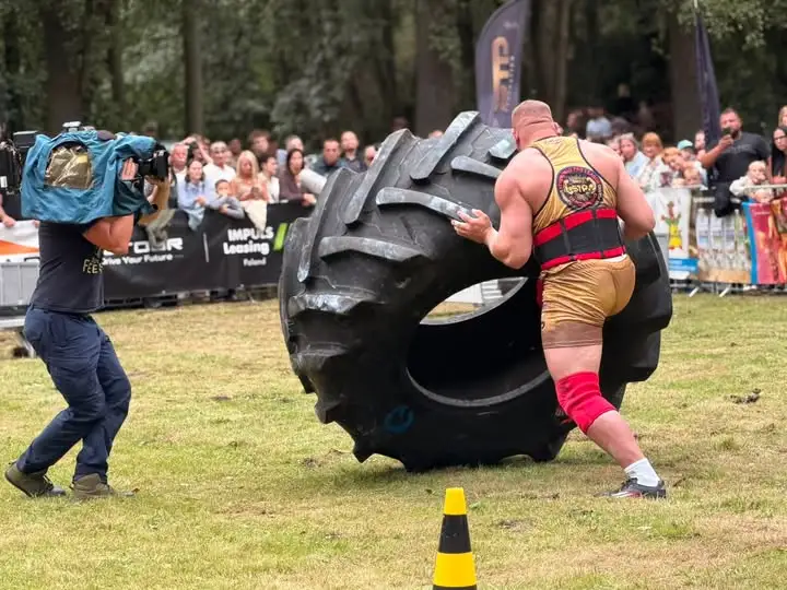 Strongmani walczą w finale Pucharu Polski podczas Jarmarku w Nowym Tomyślu
