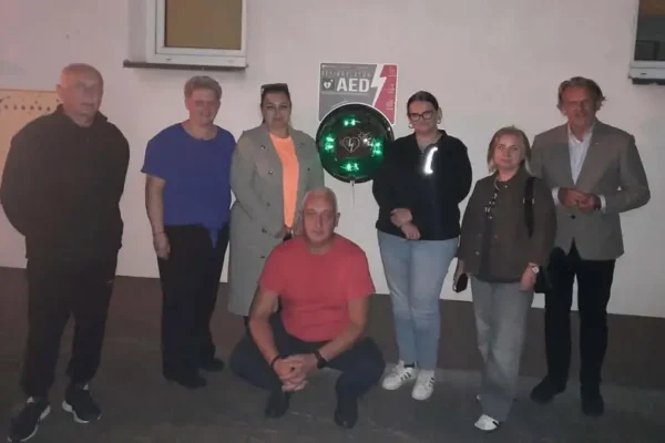 Defibrylator AED zamontowany w Borui – gmina Siedlec stawia na bezpieczeństwo