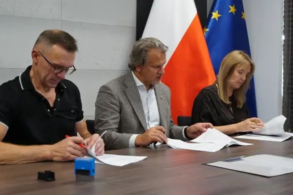 Umowa na remont dachu remizy OSP w Chobienicach podpisana