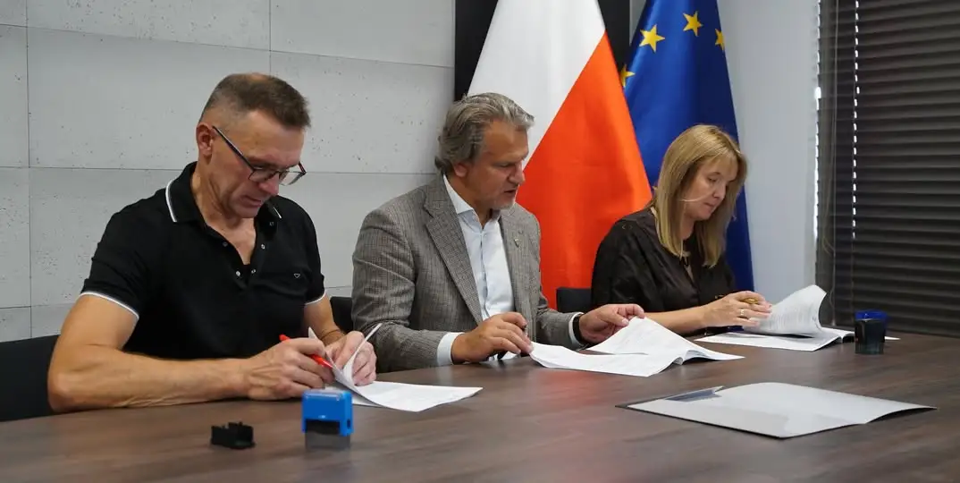 Umowa na remont dachu remizy OSP w Chobienicach podpisana