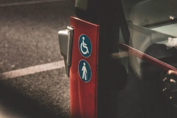 Powiat Nowotomyski kupi nowy bus dla SOSW w Zbąszyniu. PFRON dołoży 141 tys. zł