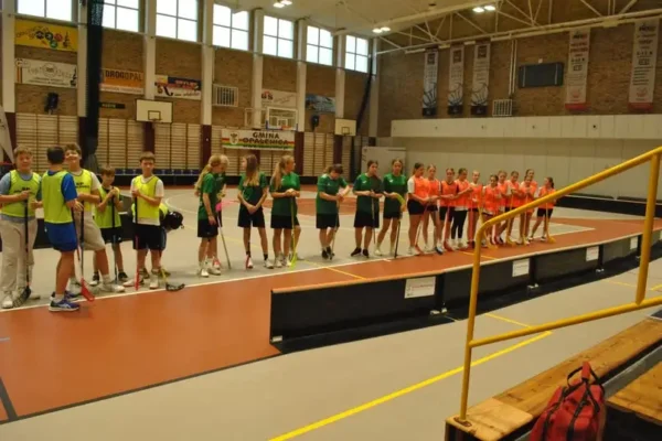 Wojnowice dominują w gminnych mistrzostwach unihokeja w Opalenicy