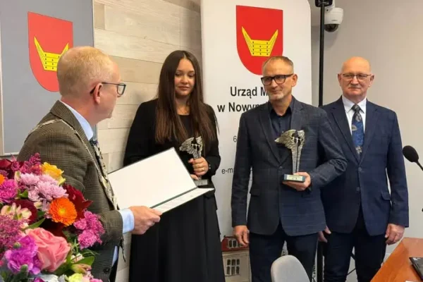 Nowy Tomyśl: Szkoła Podstawowa nr 1 „Wielkopolską Szkołą Roku”, Julianna Ciosmak wyróżniona