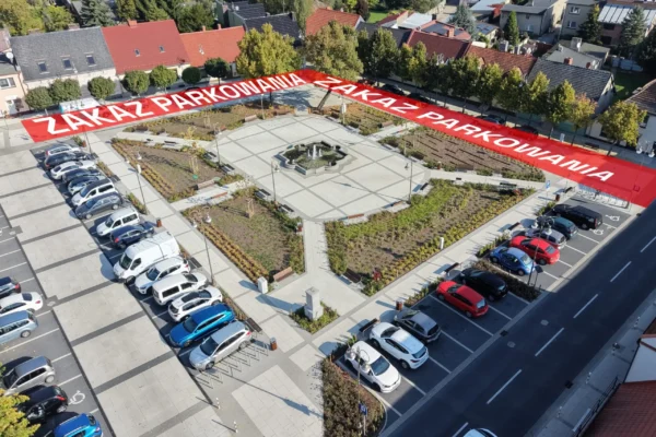 Rynek w Opalenicy to strefa zamieszkania – gdzie wolno parkować?