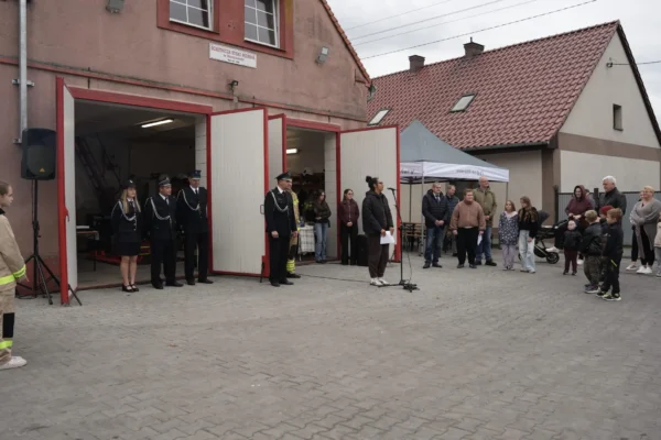 Strzyżewo: pierwszy maszt flagowy i nowa zieleń dzięki Budżetowi Obywatelskiemu