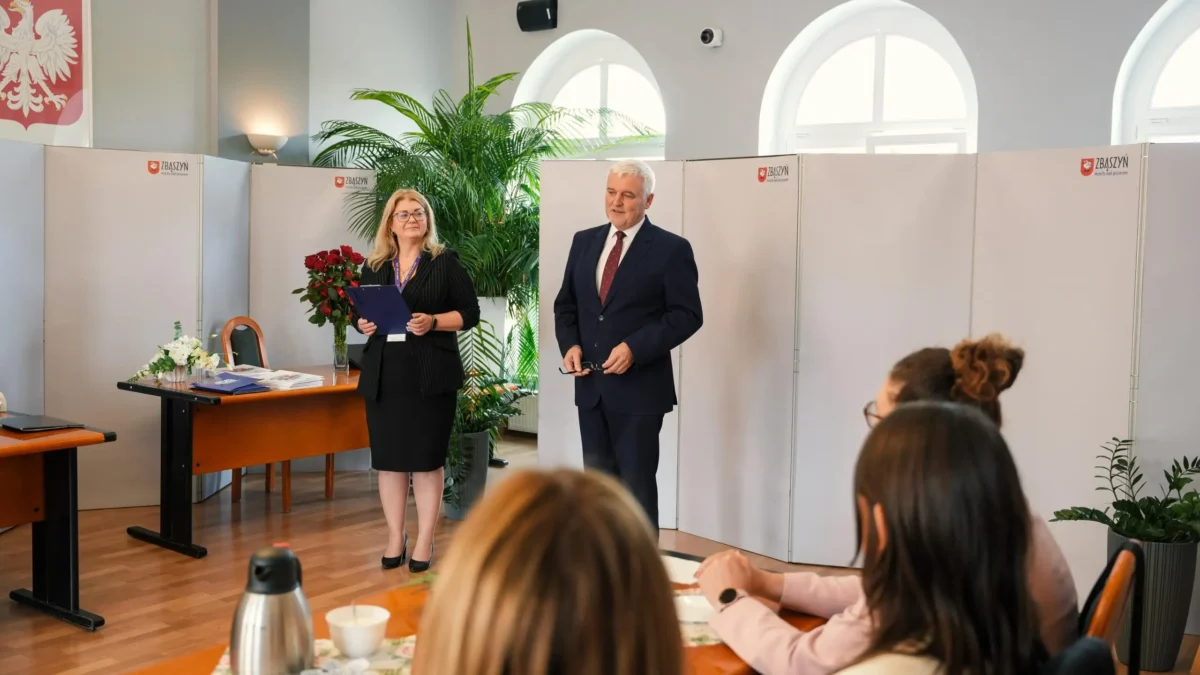 Dzień Edukacji Narodowej w Zbąszyniu: samorząd dziękuje nauczycielom